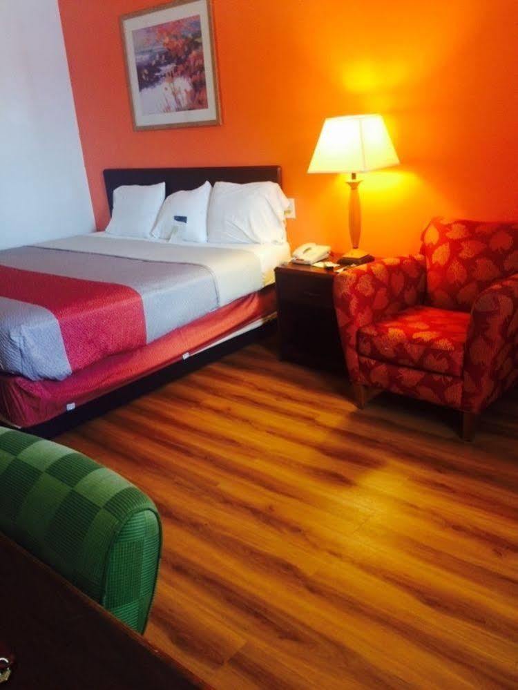 6-frackville, Pa Hotel